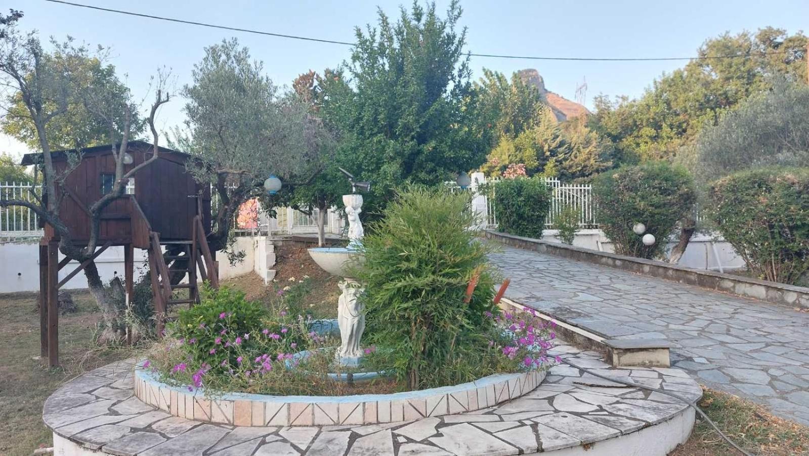 Pomegranate Tree House - Meteora Guest House Kalambaka Bagian luar foto