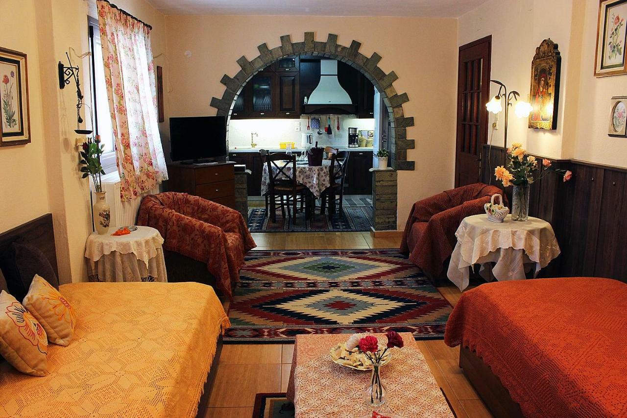 Pomegranate Tree House - Meteora Guest House Kalambaka Bagian luar foto