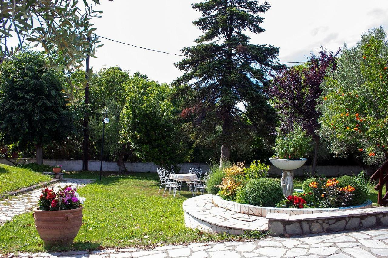 Pomegranate Tree House - Meteora Guest House Kalambaka Bagian luar foto